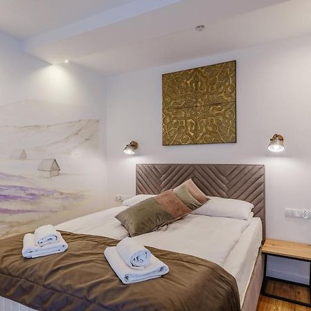 זקופאנה Rezydencja Ornak 5 - Stylowe Apartamenty Z Balkonami I Jacuzzi, 5 Min Pieszo Do Krupowek, Izby Podhalanskie מראה חיצוני תמונה