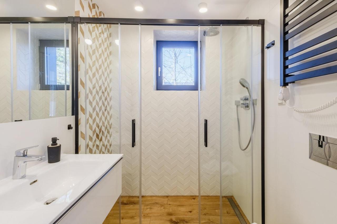 זקופאנה Rezydencja Ornak 5 - Stylowe Apartamenty Z Balkonami I Jacuzzi, 5 Min Pieszo Do Krupowek, Izby Podhalanskie מראה חיצוני תמונה
