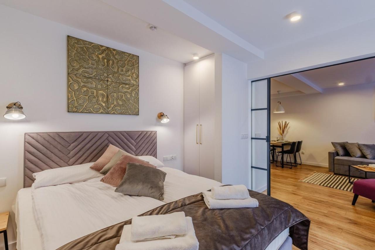 זקופאנה Rezydencja Ornak 5 - Stylowe Apartamenty Z Balkonami I Jacuzzi, 5 Min Pieszo Do Krupowek, Izby Podhalanskie מראה חיצוני תמונה
